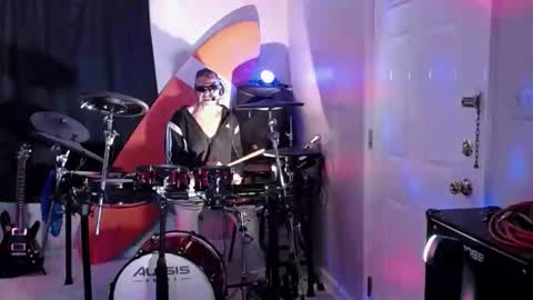 Snapshot of massageartist chatting on April 2026 03:26:01 AM HappyZending online show from April 2026 03:26:01 AM