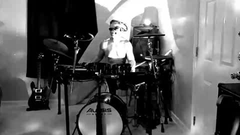 Snapshot of massageartist chatting on April 2026 01:17:02 AM HappyZending online show from April 2026 01:17:02 AM