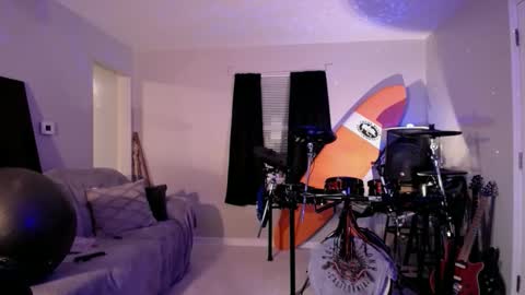 Snapshot of massageartist chatting on April 2026 01:41:02 AM HappyZending online show from April 2026 01:41:02 AM