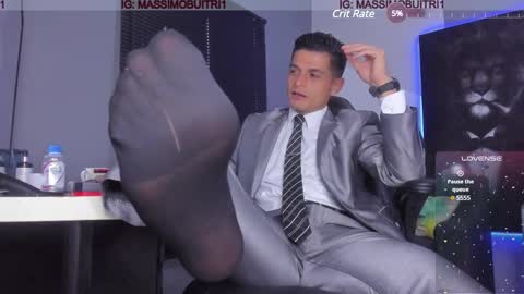 I am Massimo online show from February 2025 10:06:02 PM