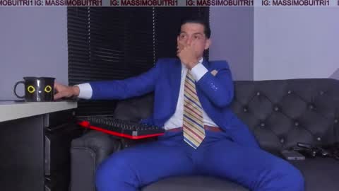 I am Massimo online show from November 2025 11:05:02 AM