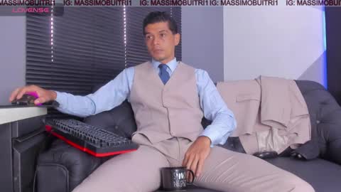Snapshot of massimo_g chatting on May 2026 01:16:02 PM I am Massimo online show from May 2026 01:16:02 PM