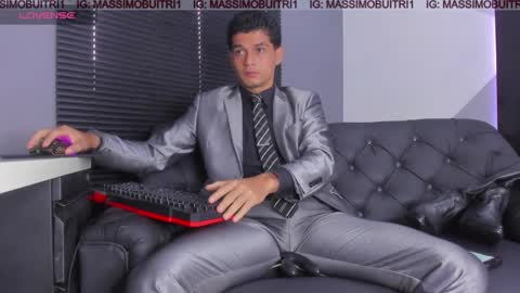 Snapshot of massimo_g chatting on May 2026 11:48:01 AM I am Massimo online show from May 2026 11:48:01 AM