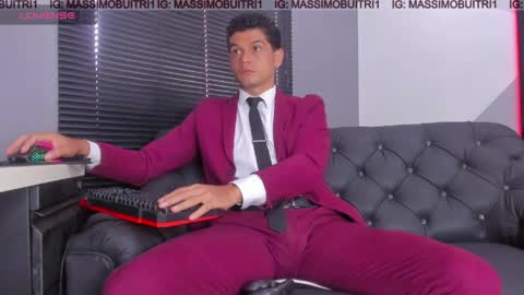 Snapshot of massimo_g chatting on May 2026 02:01:01 PM I am Massimo online show from May 2026 02:01:01 PM