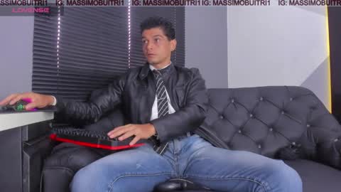 Snapshot of massimo_g chatting on May 2026 12:35:01 PM I am Massimo online show from May 2026 12:35:01 PM