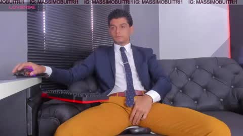 Snapshot of massimo_g chatting on May 2026 02:02:01 PM I am Massimo online show from May 2026 02:02:01 PM