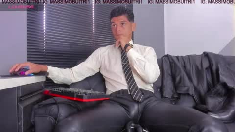 Snapshot of massimo_g chatting on June 2026 01:02:01 PM I am Massimo online show from June 2026 01:02:01 PM