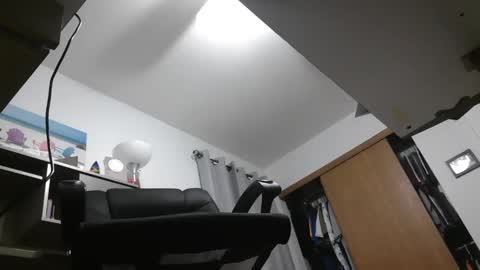 Snapshot of master_thorn chatting on December 2024 10:22:01 PM Master Thorn online show from December 2024 10:22:01 PM