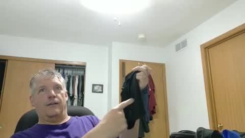 Snapshot of master_thorn chatting on April 2026 05:04:02 PM Master Thorn online show from April 2026 05:04:02 PM