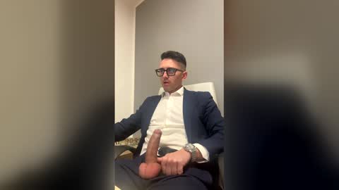 Snapshot of masterboss_fl chatting on April 2026 11:38:02 AM Master Boss online show from April 2026 11:38:02 AM