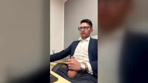Snapshot of masterboss_fl chatting on May 2026 11:59:01 AM Master Boss online show from May 2026 11:59:01 AM