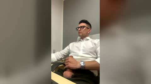 Snapshot of masterboss_fl chatting on June 2026 11:47:02 AM Master Boss online show from June 2026 11:47:02 AM
