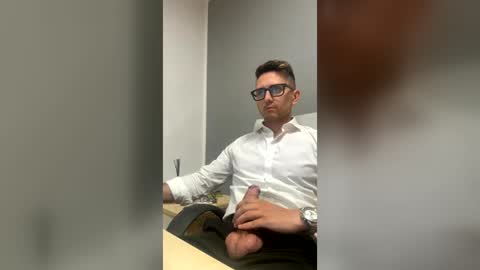 Snapshot of masterboss_fl chatting on July 2026 11:45:02 AM Master Boss online show from July 2026 11:45:02 AM