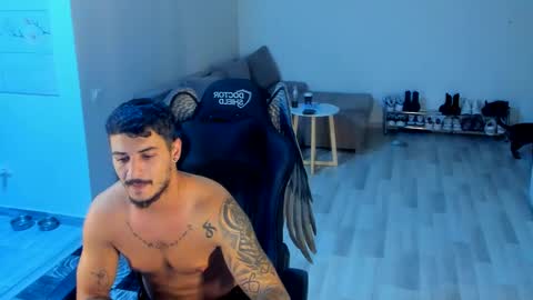 masterchris12 online show from October 2025 09:50:01 PM