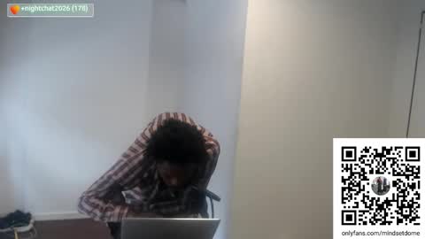 Snapshot of masterdomfuck chatting on November 2025 06:29:01 PM Masterdomfuck online show from November 2025 06:29:01 PM