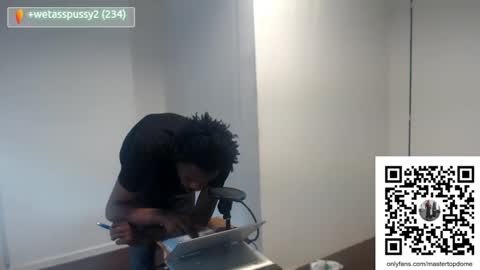 Snapshot of masterdomfuck chatting on November 2025 05:34:02 PM Masterdomfuck online show from November 2025 05:34:02 PM