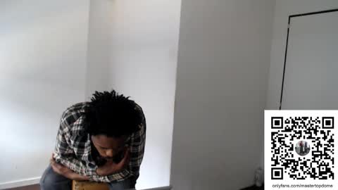 Snapshot of masterdomfuck chatting on December 2025 03:17:01 PM Masterdomfuck online show from December 2025 03:17:01 PM