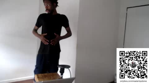 Snapshot of masterdomfuck chatting on December 2025 04:49:02 PM Masterdomfuck online show from December 2025 04:49:02 PM