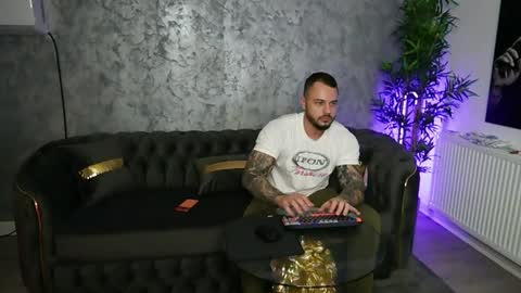 masterkingmuscle online show from April 2026 09:01:02 PM