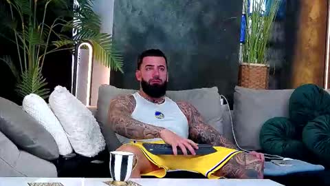 masterkingofmuscle online show from December 2025 08:01:01 AM