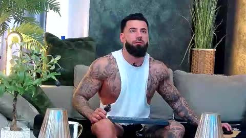 Snapshot of masterkingofmuscle chatting on March 2026 09:26:01 AM masterkingofmuscle online show from March 2026 09:26:01 AM