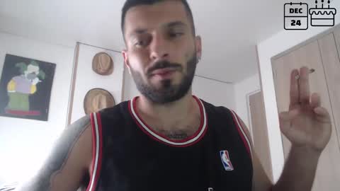   online show from December 2024 09:40:02 PM