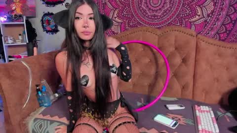 Snapshot of masterr_and_kittyy chatting on April 2026 04:20:02 AM online show from April 2026 04:20:02 AM