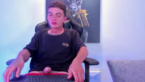 Snapshot of masters_boys chatting on November 2025 04:20:02 PM KONAN online show from November 2025 04:20:02 PM