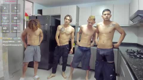 Snapshot of masters_sexx chatting on February 2025 05:29:01 PM Team Cris Darwin- Fernando- Stiven- David online show from February 2025 05:29:01 PM