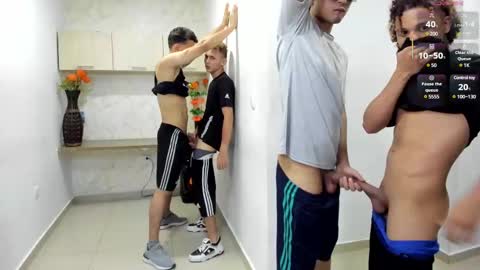 Snapshot of masters_sexx chatting on February 2025 10:52:02 PM Team Cris Darwin- Fernando- Stiven- David online show from February 2025 10:52:02 PM