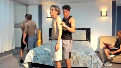 Snapshot of masters_sexx chatting on February 2025 07:41:01 PM Team Cris Darwin- Fernando- Stiven- David online show from February 2025 07:41:01 PM