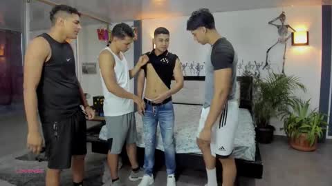 Snapshot of masters_sexx chatting on October 2025 11:21:02 AM Team Cris Darwin- Fernando- Stiven- David online show from October 2025 11:21:02 AM