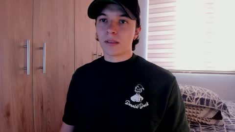 Snapshot of mastrangelo_x chatting on April 2026 10:14:02 PM mastrangelo_x online show from April 2026 10:14:02 PM