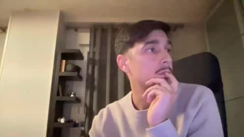 Aaron online show from December 2025 08:27:02 PM