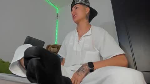 mateo_escobar online show from November 2025 11:41:01 PM