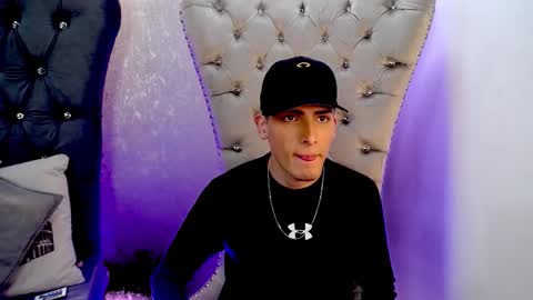 mateo mitchell online show from October 2025 03:38:01 AM