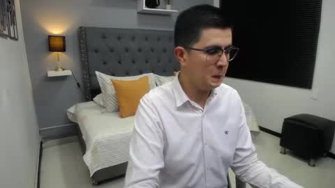  MATEO STRONG  online show from January 2026 08:02:02 PM