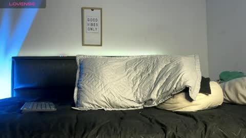 Snapshot of mateobaer_ chatting on March 2026 02:50:01 AM Mateo Baer online show from March 2026 02:50:01 AM