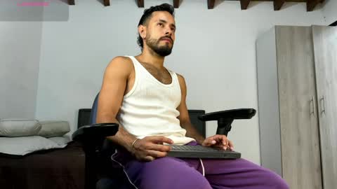 Snapshot of mateobaer_ chatting on April 2026 12:24:01 PM Mateo Baer online show from April 2026 12:24:01 PM