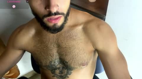 Snapshot of mateobaer_ chatting on April 2026 04:04:01 AM Mateo Baer online show from April 2026 04:04:01 AM