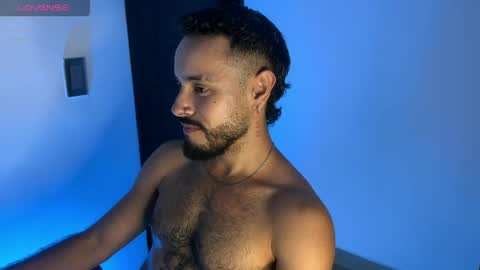 Snapshot of mateobaer_ chatting on April 2026 01:03:01 AM Mateo Baer online show from April 2026 01:03:01 AM