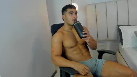 Mateo Zar online show from April 2026 10:55:01 PM