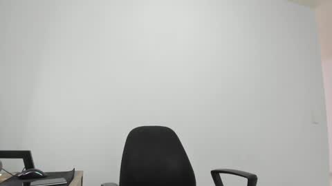 Matheus     online show from February 2025 08:53:01 PM