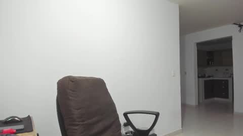 Matheus     online show from February 2025 11:15:02 PM