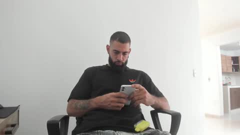 Matheus     online show from March 2025 06:48:01 PM