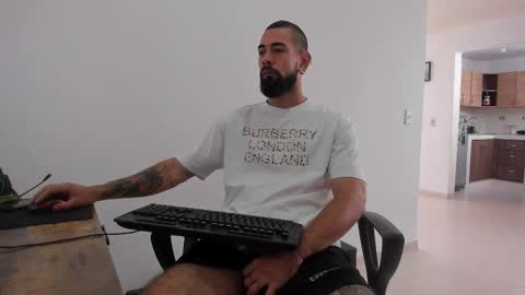 Matheus     online show from September 2025 03:01:01 PM