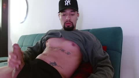 Snapshot of mathew444 chatting on April 2026 11:00:01 AM STRURIBE ON INSTAGRAM online show from April 2026 11:00:01 AM