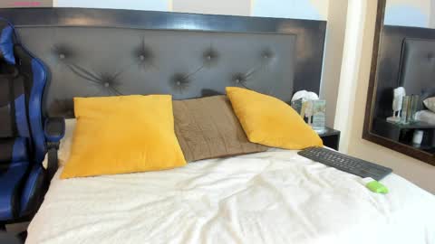 mathewboy2 online show from April 2026 11:33:01 AM