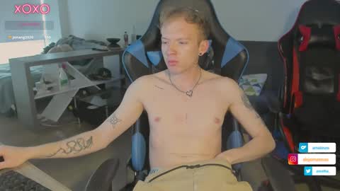 Snapshot of mathwx_ chatting on February 2025 10:00:01 PM Alejandro Alex online show from February 2025 10:00:01 PM