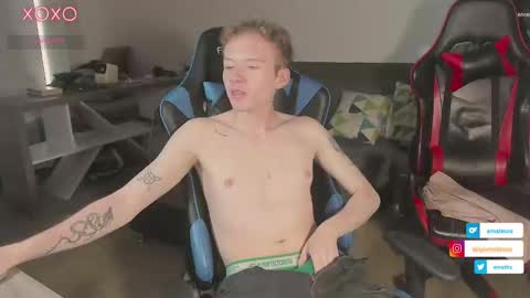 Snapshot of mathwx_ chatting on February 2025 10:09:01 PM Alejandro Alex online show from February 2025 10:09:01 PM